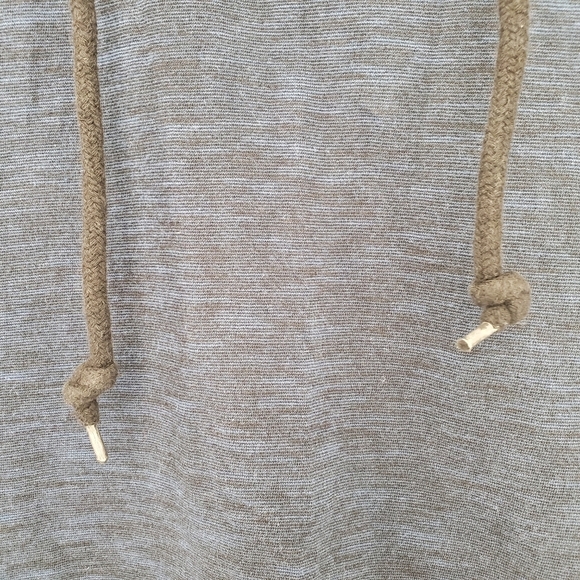 Urban Heritage  | Long Sleeve Shirt Hoodie - Picture 6 of 9